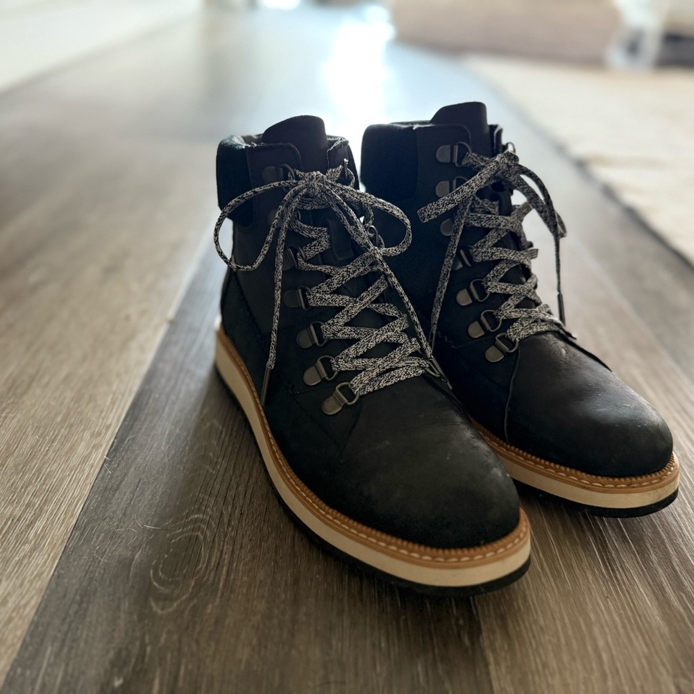 TOMS Black Hiking Boots with Tan Sole - Picture 3 of 4
